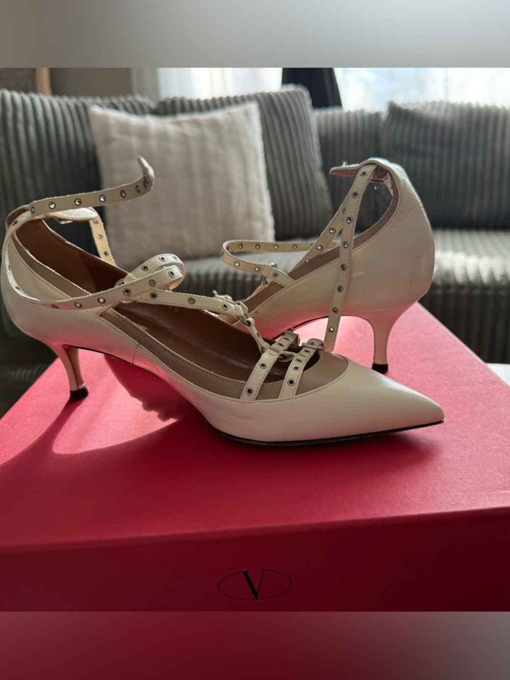 Valentino Garavani Bone Pumps